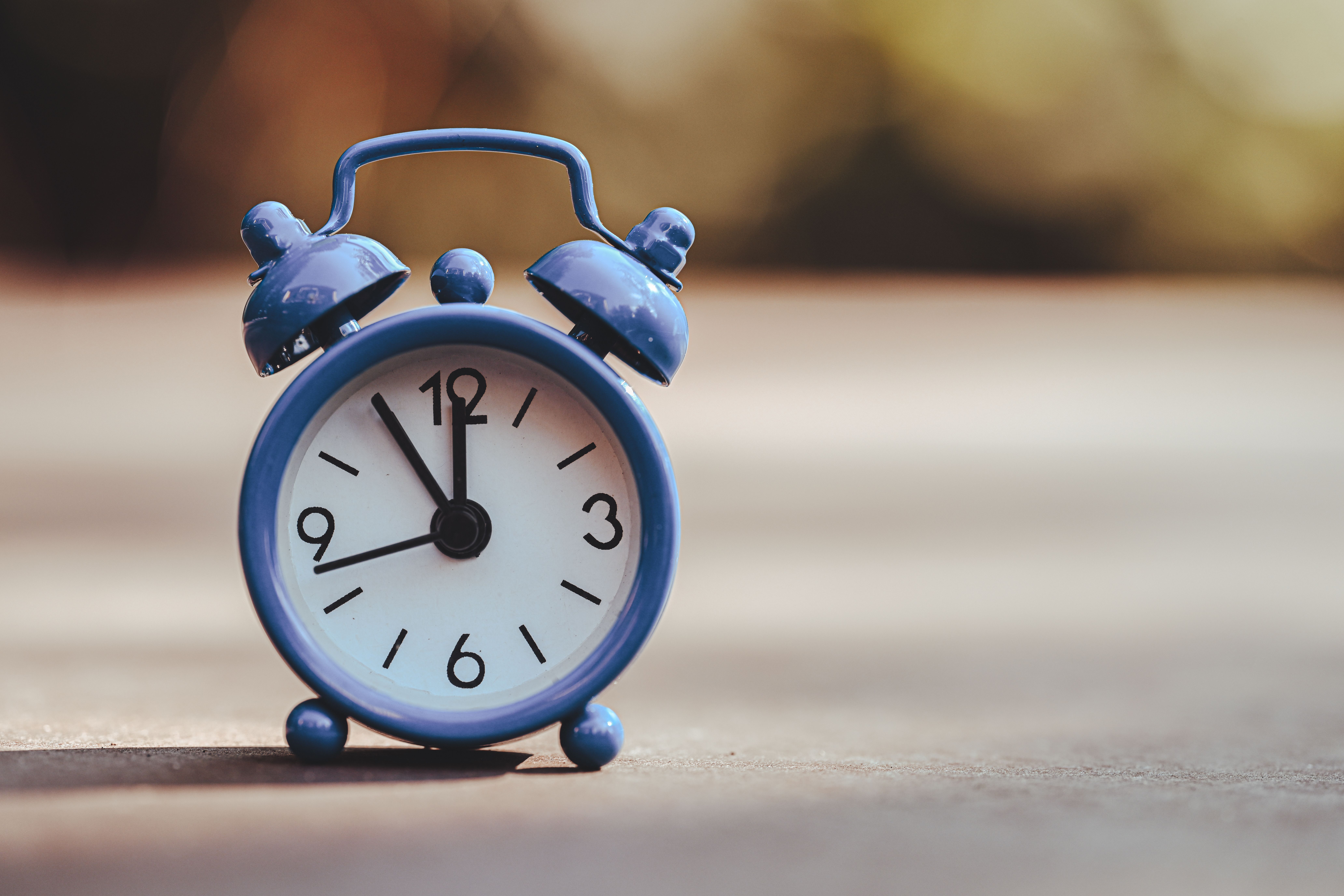 Changement d'heure et bébé : comment éviter les réveils à 6 heures