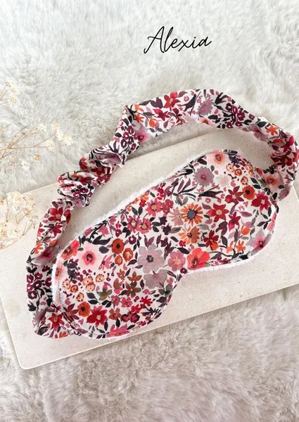 Masque de nuit avec finitions « froufrous »