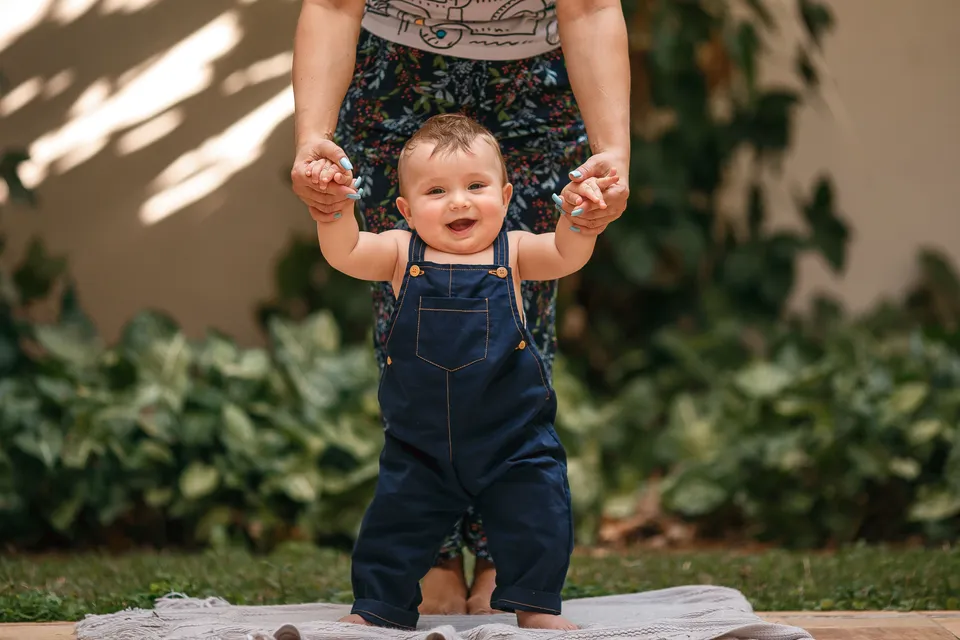 Les étapes du développement de bébé la première année