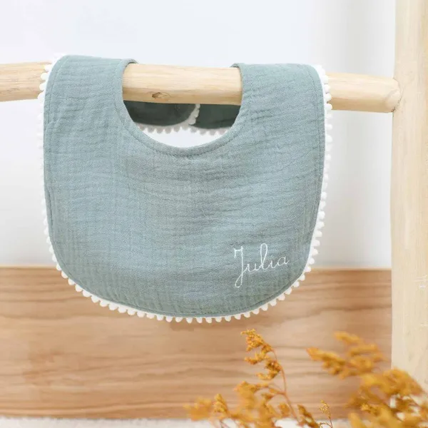 Bavoir bébé personnalisé avec prénom brodé - Eucalyptus