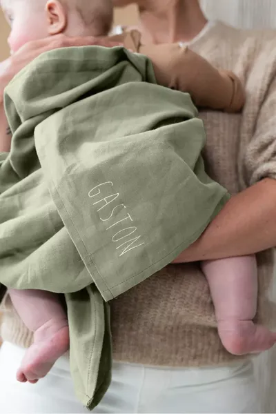 Elie le petit lange personnalisable pour bébé