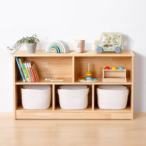 Étagère à hauteur d'enfant