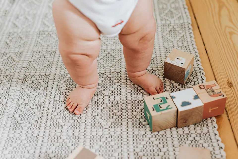 À quel âge bébé marche-t-il ?