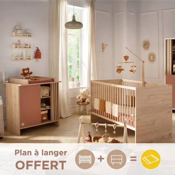 Chambre bébé, lit évolutif et commode à langer 