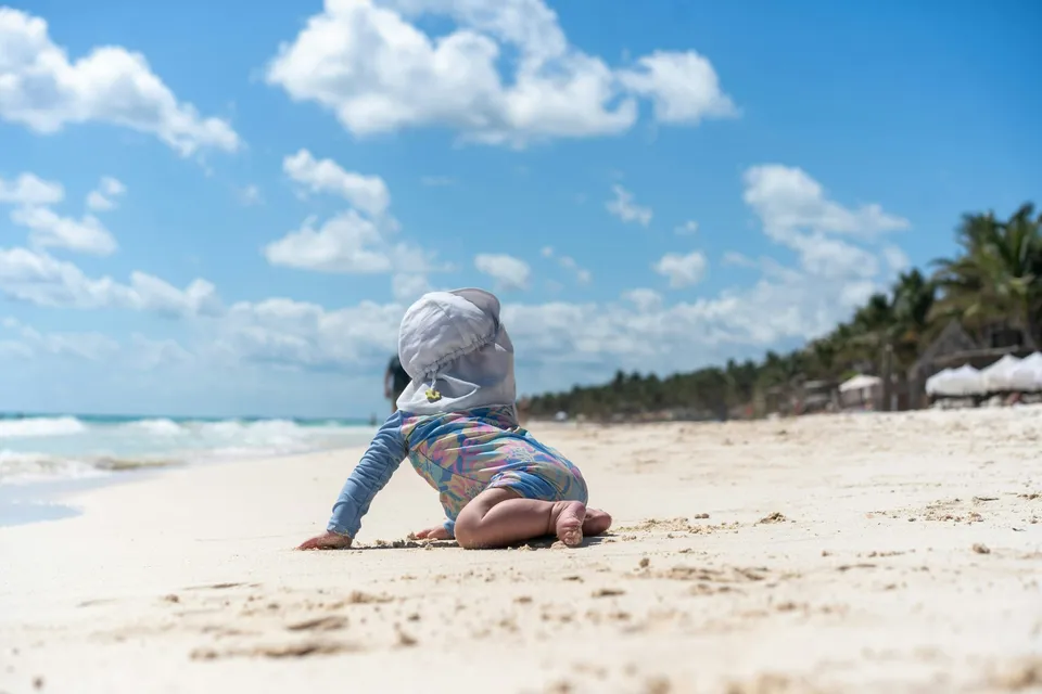☀️ Soleil et bébé : les bons réflexes dès les premiers rayons