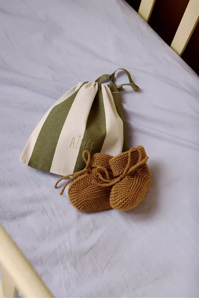 Suzon le chausson en maille tricoté pour bébé