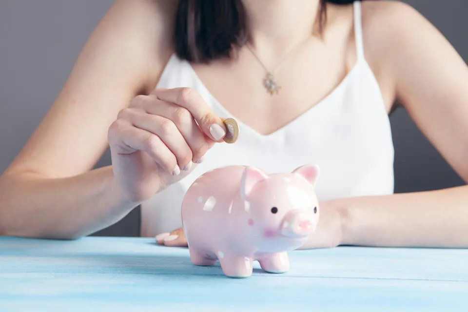 Budget bébé : combien ça coûte vraiment la première année ?